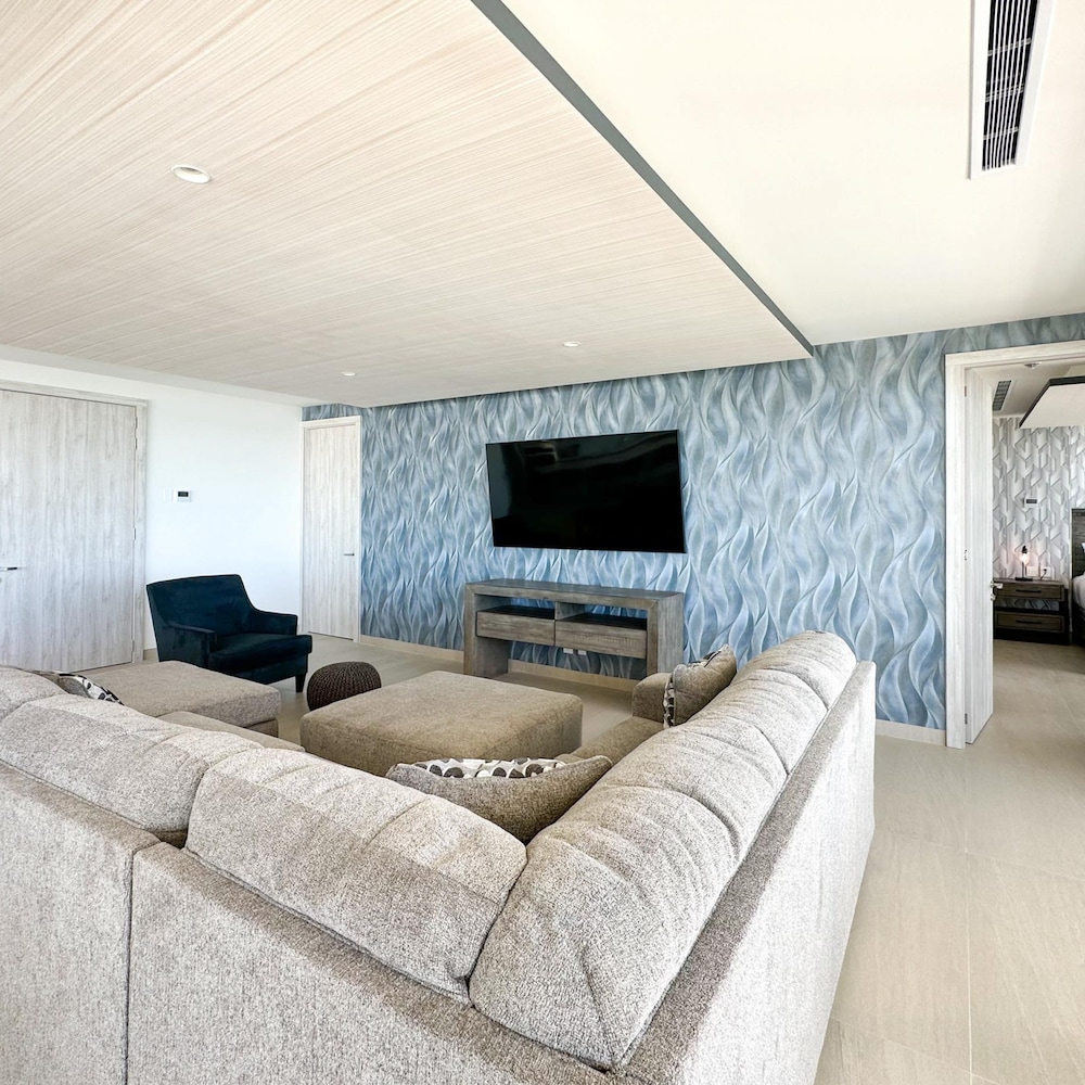 Brand New 6 Bedroom Penthouse