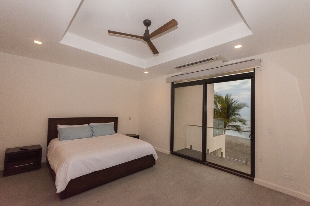 Beachfront Casa Buena Onda - Hermosa Palms 5