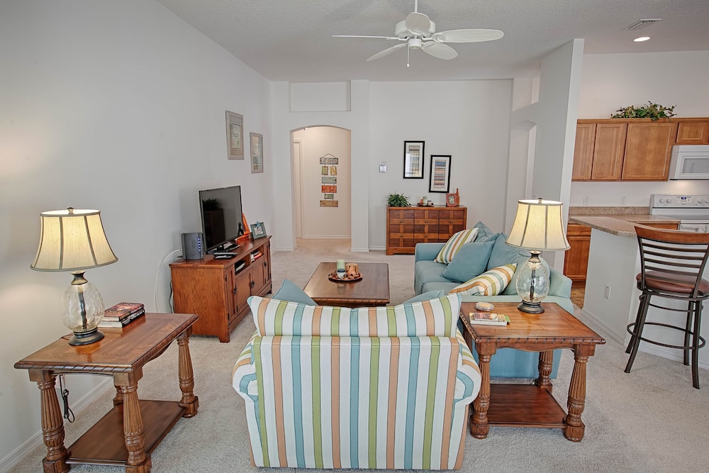 Waterbury Place Home 3 Bedroom by The VIR Group