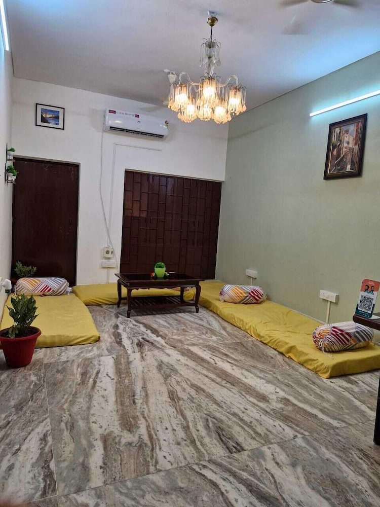 TNC Lucknow by The Nomad Cave Hostel