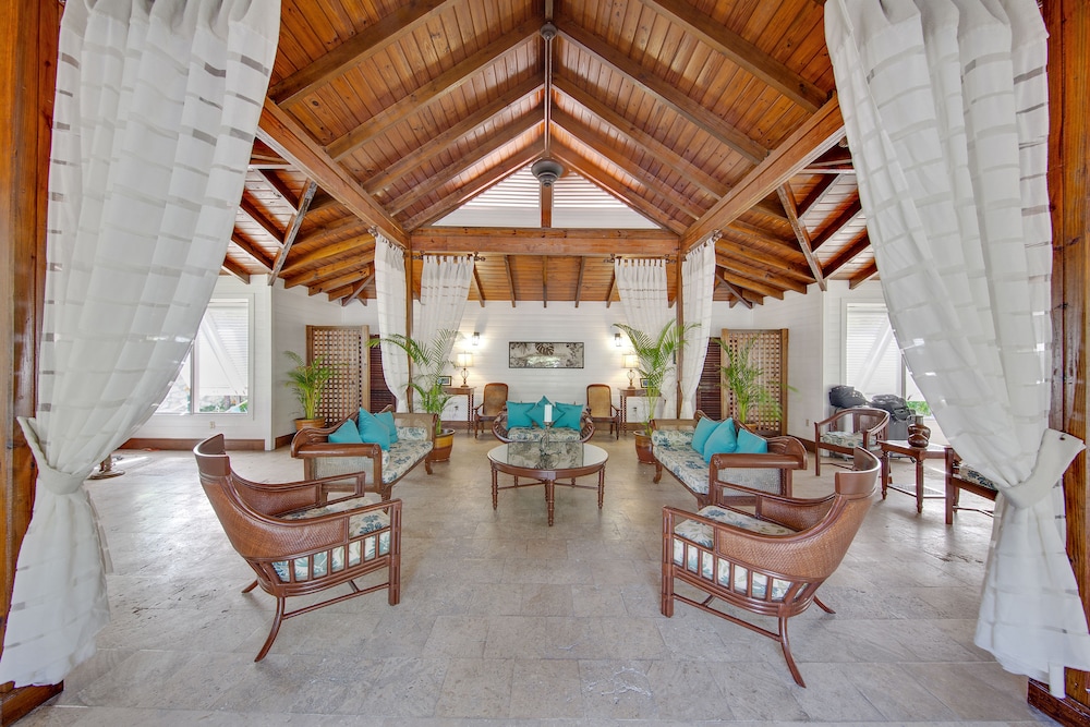 Pineapple Beach Club Antigua - Adults Only – All Inclusive