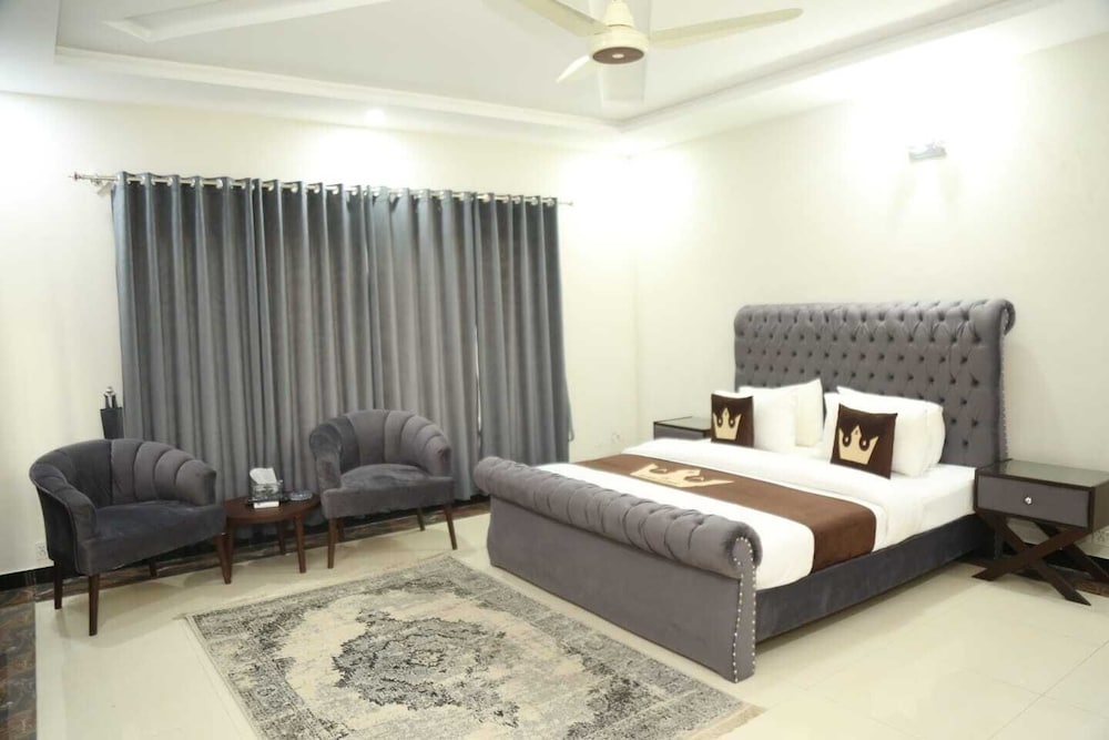 Executive Grand Royal