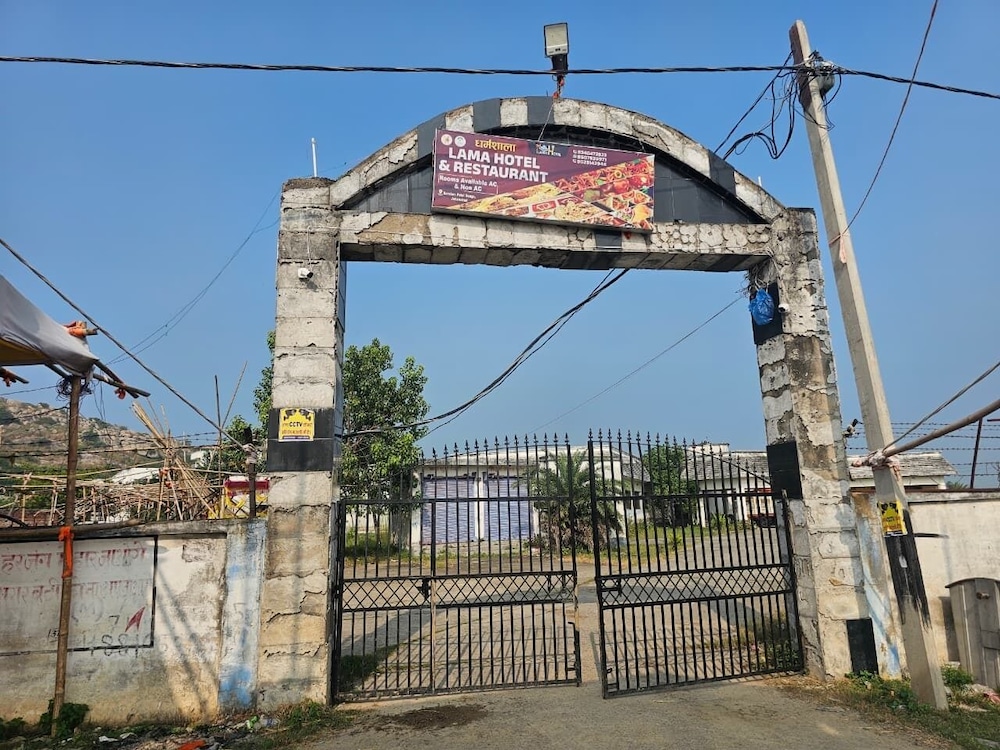 Lama Hotel Barabar