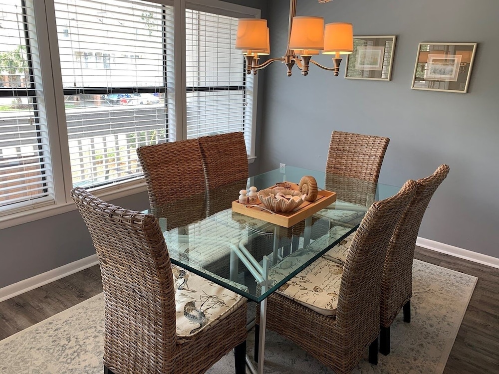 Sea Grove 2 Bedroom Condo by Redawning