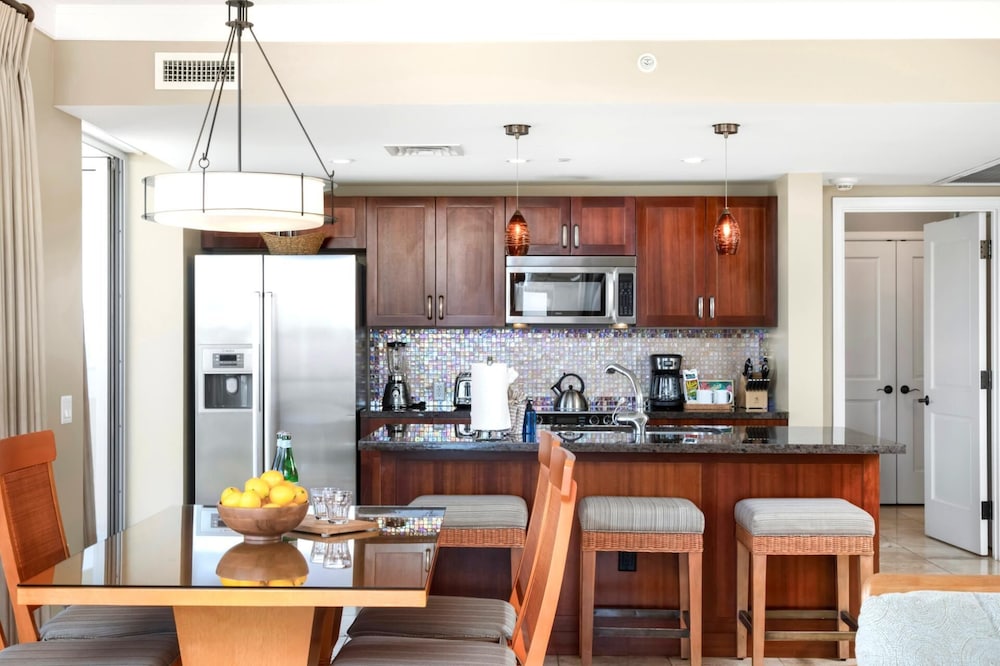 Honua Kai Hokulani 3 Free Rental Cars KBM Resorts Most Stunning Views 3 Units, 7 Bedrooms Ml-1946