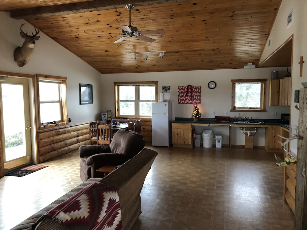 Sunset Pines Resort - Property Image 17