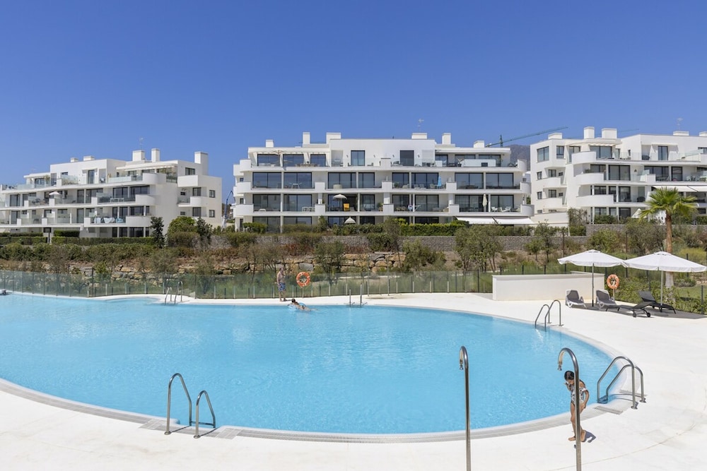 Exclusive Apartment With Garden in Higueron