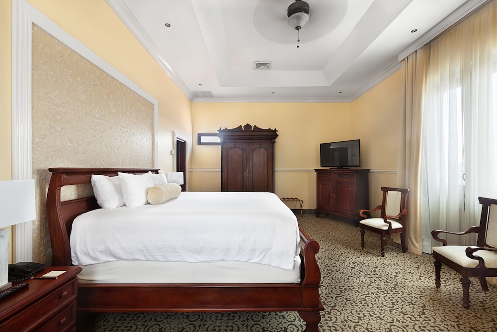 Hotel La Perla