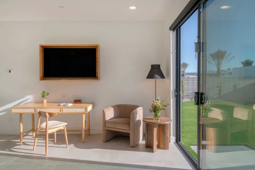 Sleeps 34 2 Villas, Pool, Pickleball + Bocce Polo Villas Elara by Avantstay