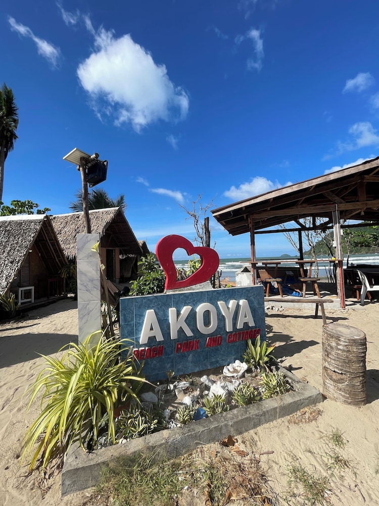 Akoya Beach Park & Cottages