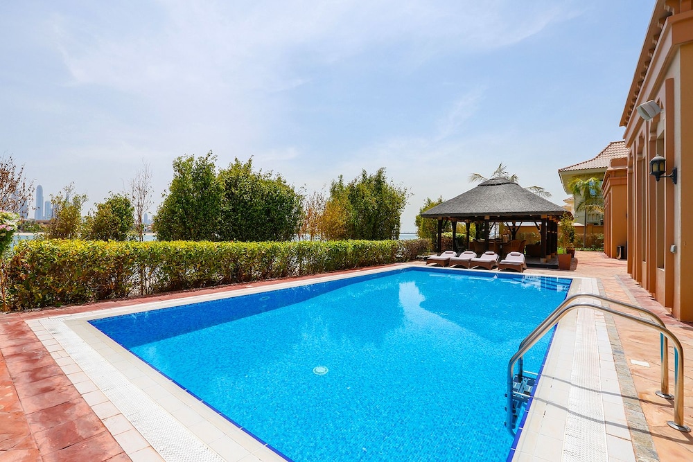 Kennedy Towers - Signature Villa L
