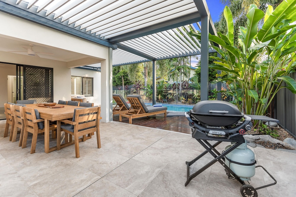 Curlews Nest - Pool BBQ and Beach