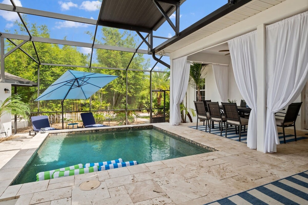 Beach Cottage 3 Bed 2 Bath Heated Pool Free Golf Cart Bring Your Boat RV Private 1AC lot