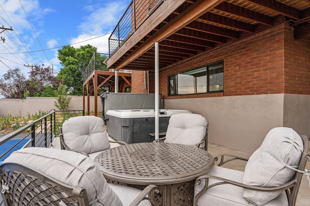 All-new Luxe Stay Views, Sauna & Hot Tub 7 Bedroom Villa