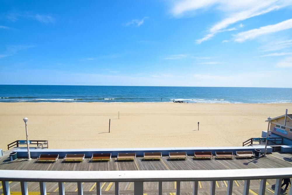 Ocean's Edge 403 3 Bedroom Condo by RedAwning view 2