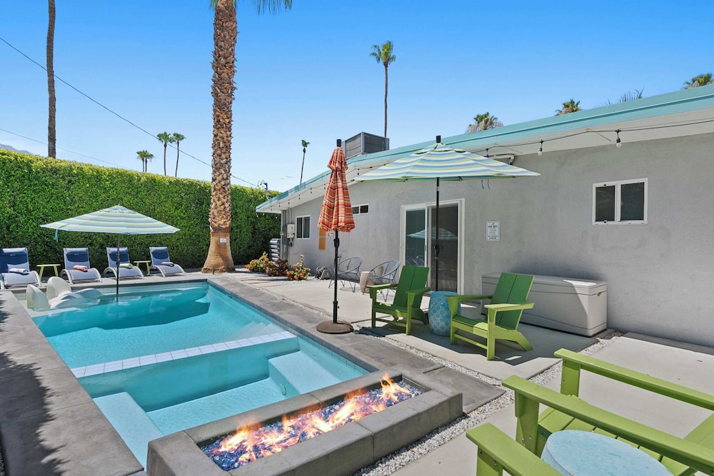 Modern Heart Oasis With Pool!