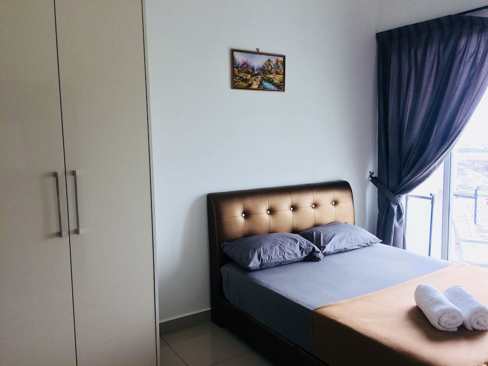 City Living with Panoramic Sea Views at Danga Bay
