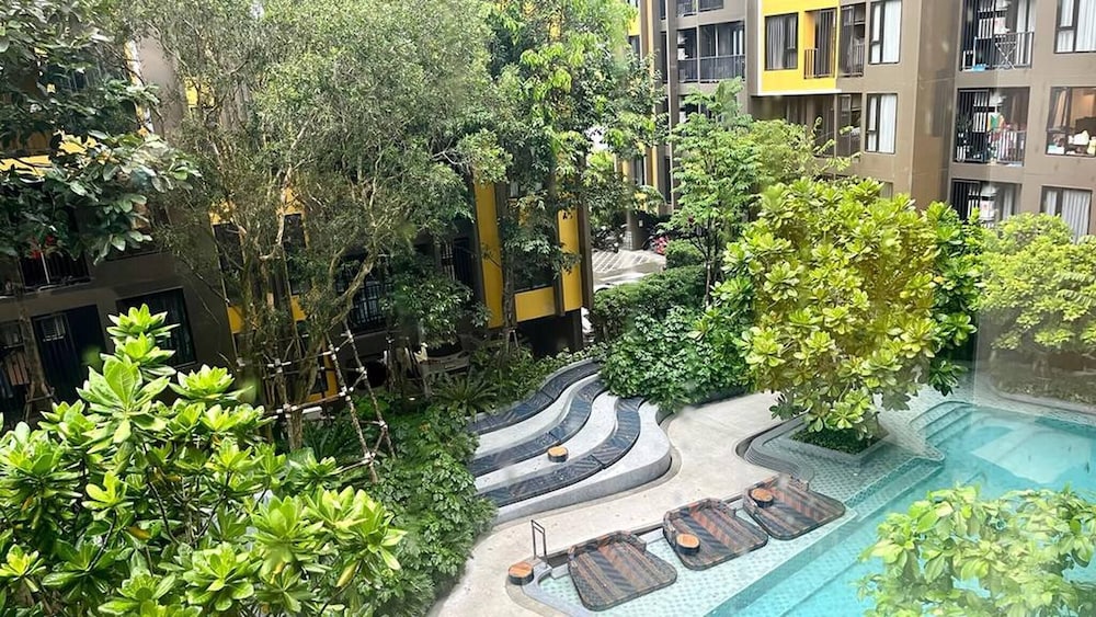 The Base - New Studio Great Location, Shared Pool