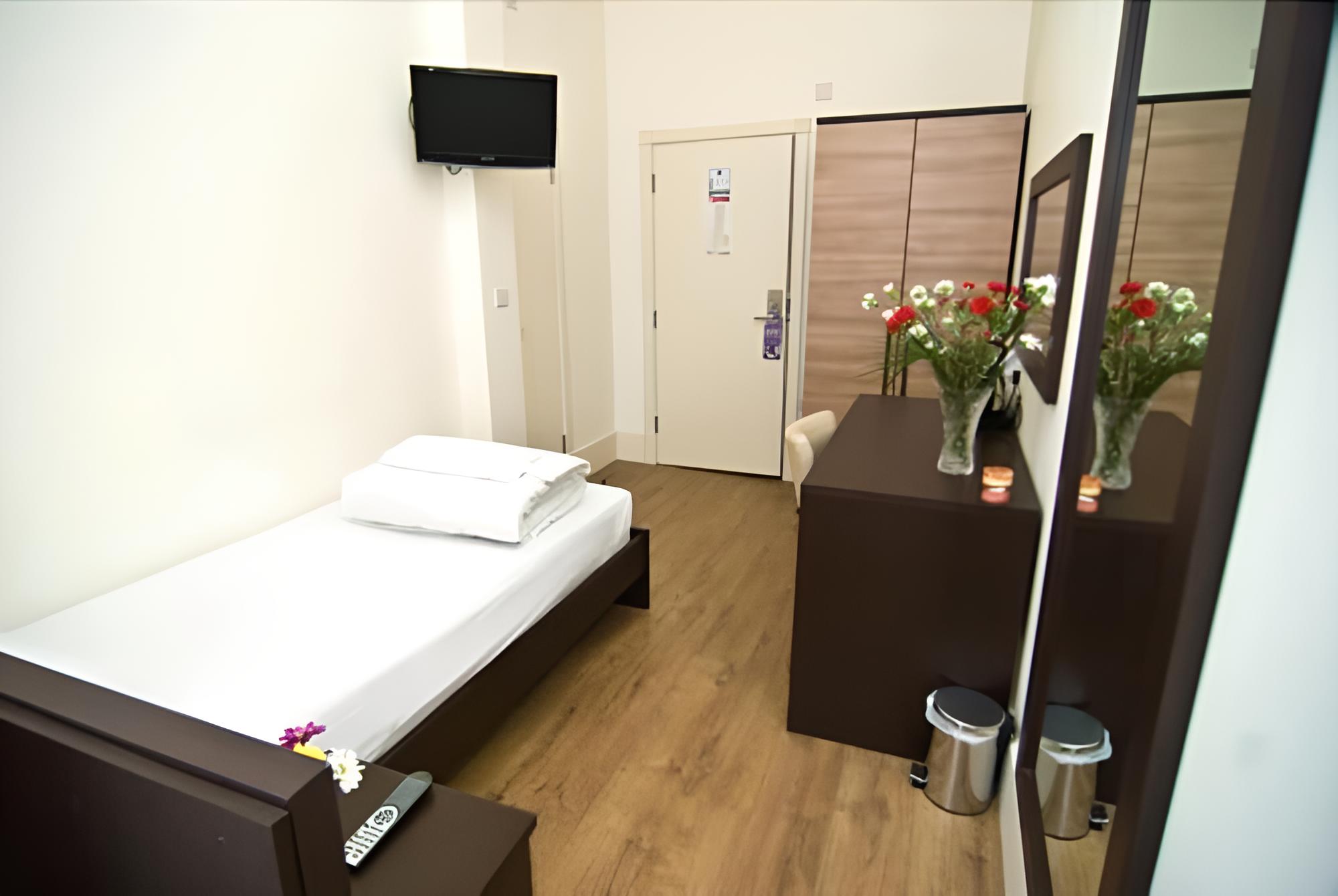 The London Pembury Hotel