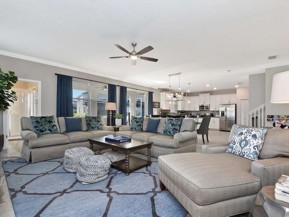 Free Pool Heat! Walk to Lazy River - Image 5