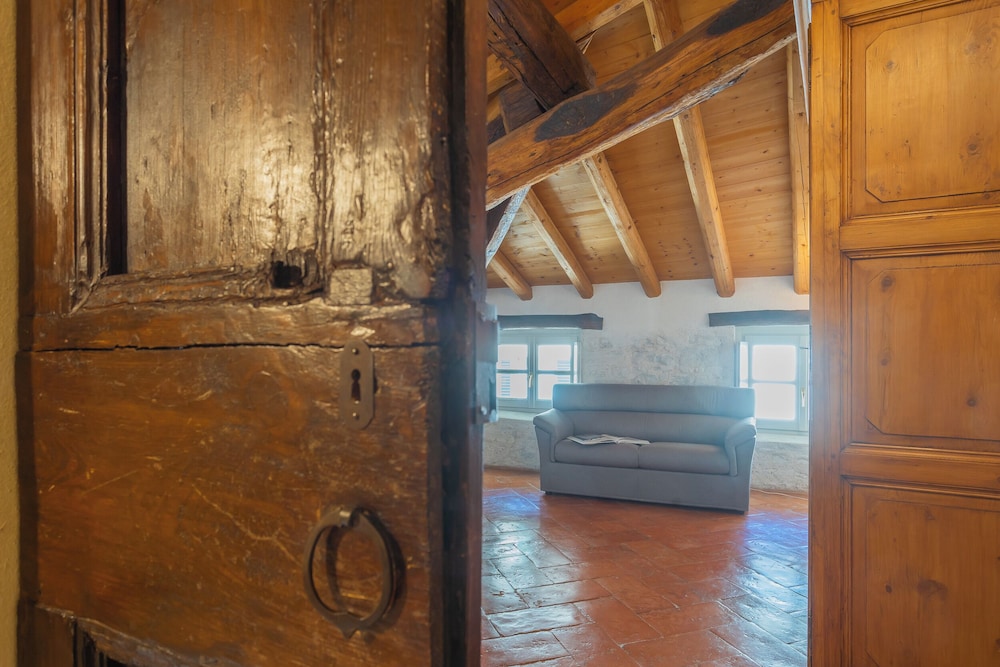 Antiche Mura by Rent all Como