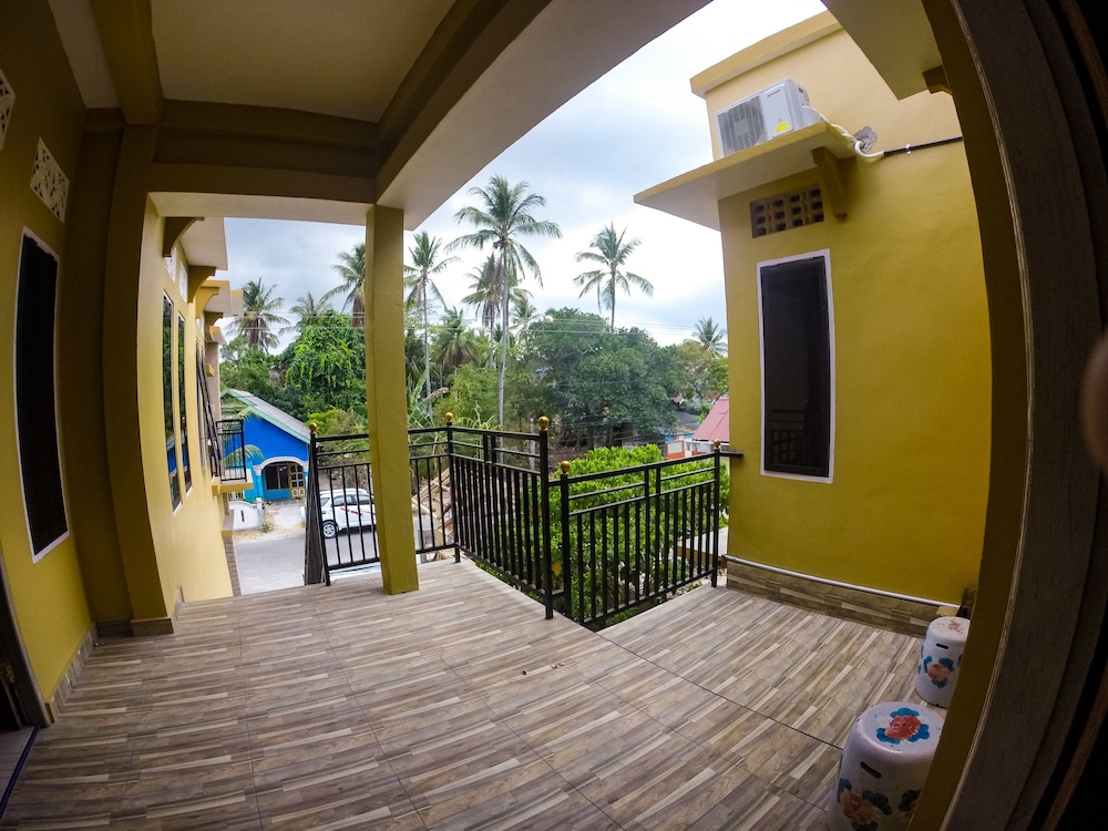 Artha Homestay Tomia view 2