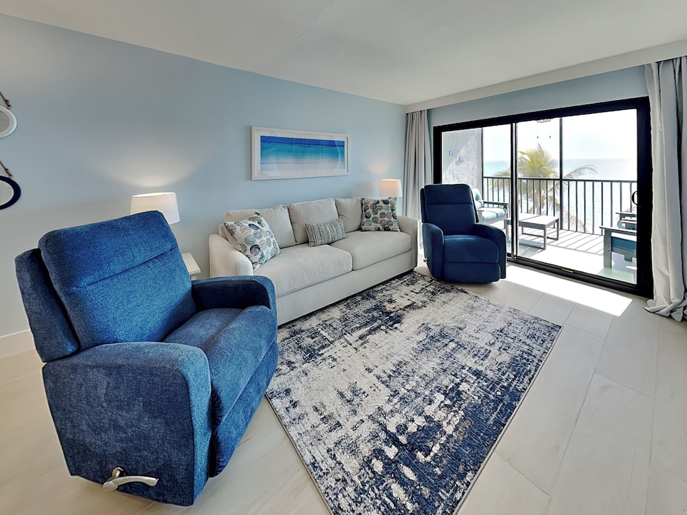 Seaside 4 by Distinctive Beach Rentals