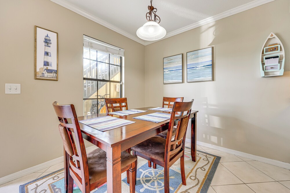 Walk to St Augustine Beach! Condo w/ Pool Access