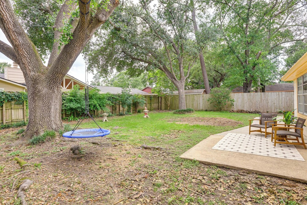 5 Mi to Lake Houston: Family Home in Humble