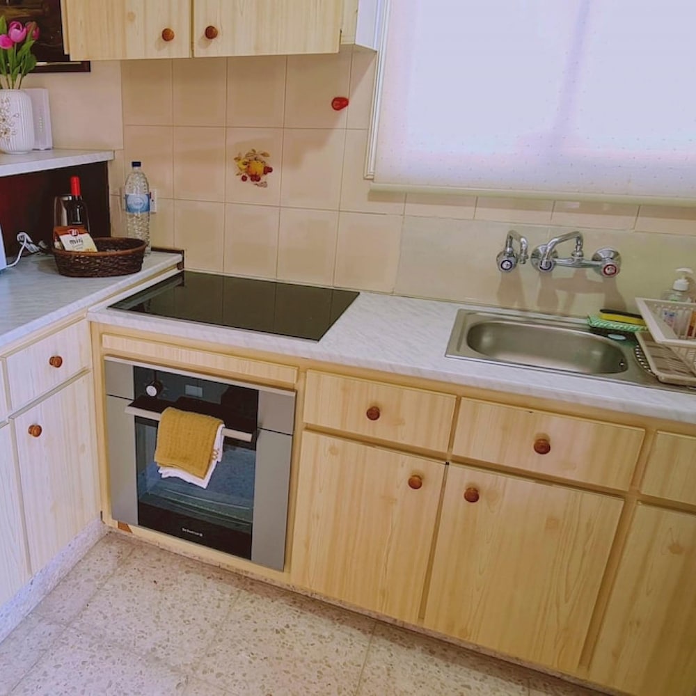 52 MEN - Sea Gem Apartment