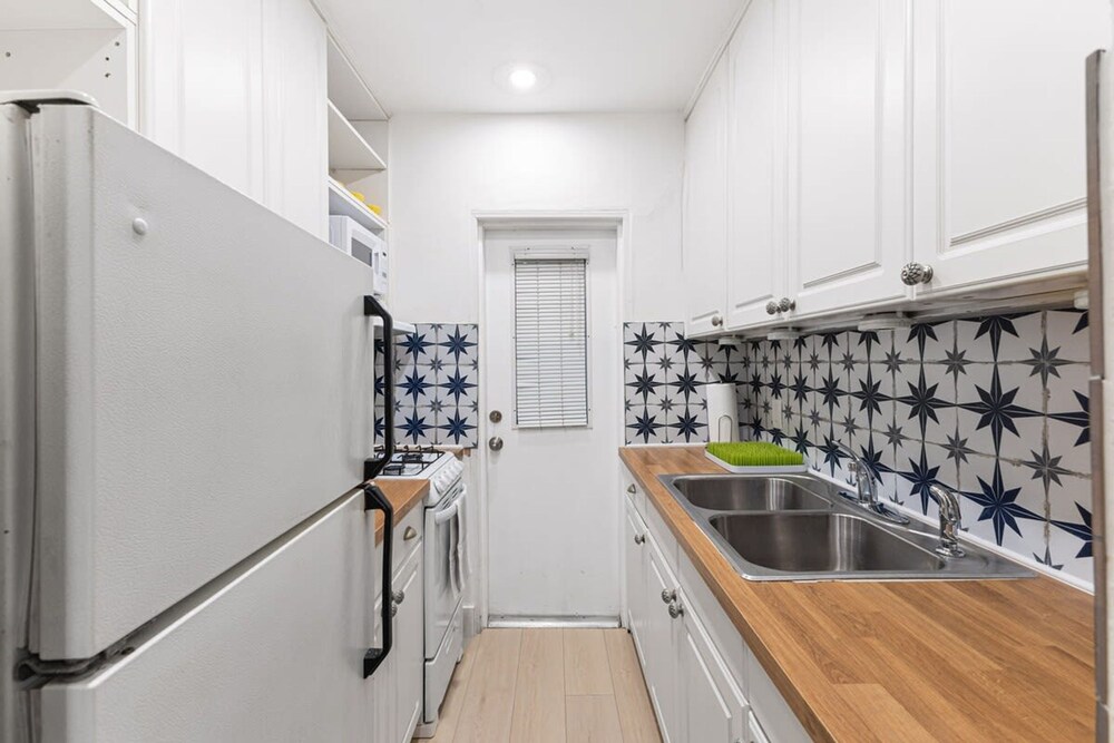 Bright Stylish Apt in Las Olas Blvd Victoria Park