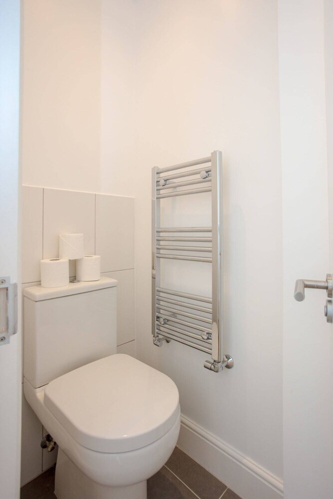 Newly Refurbished Modern 3 Bedroom Apartment in Affluent Fulham