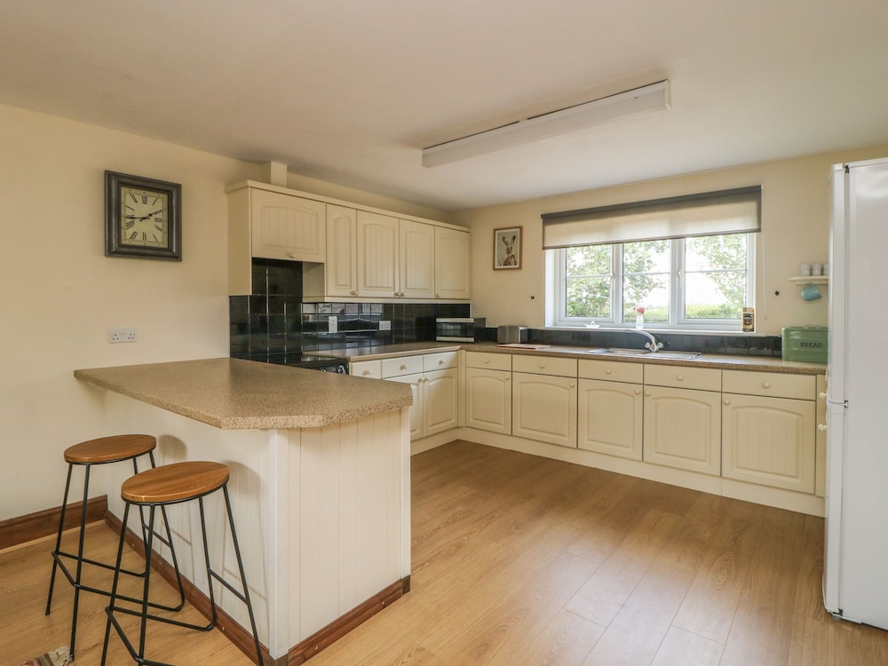Wayside Cottage view 3