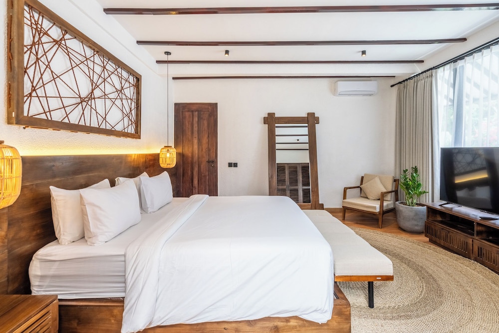 Sacred Jungle by EVDEkimi Ubud – Modern Villas and Apartments with Kitchens, Pools, & Personalized Concierge Service