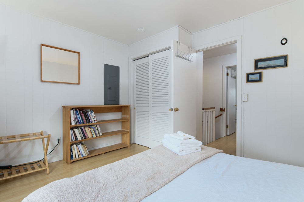 6 Village Edge 2 Bedroom Condo