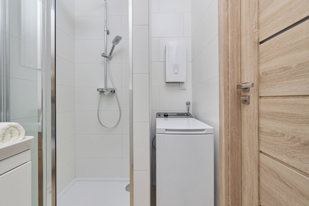 Airport Wrocław Apartment by Renters view 3