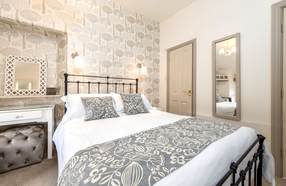 2 Cambridge Villas view 3