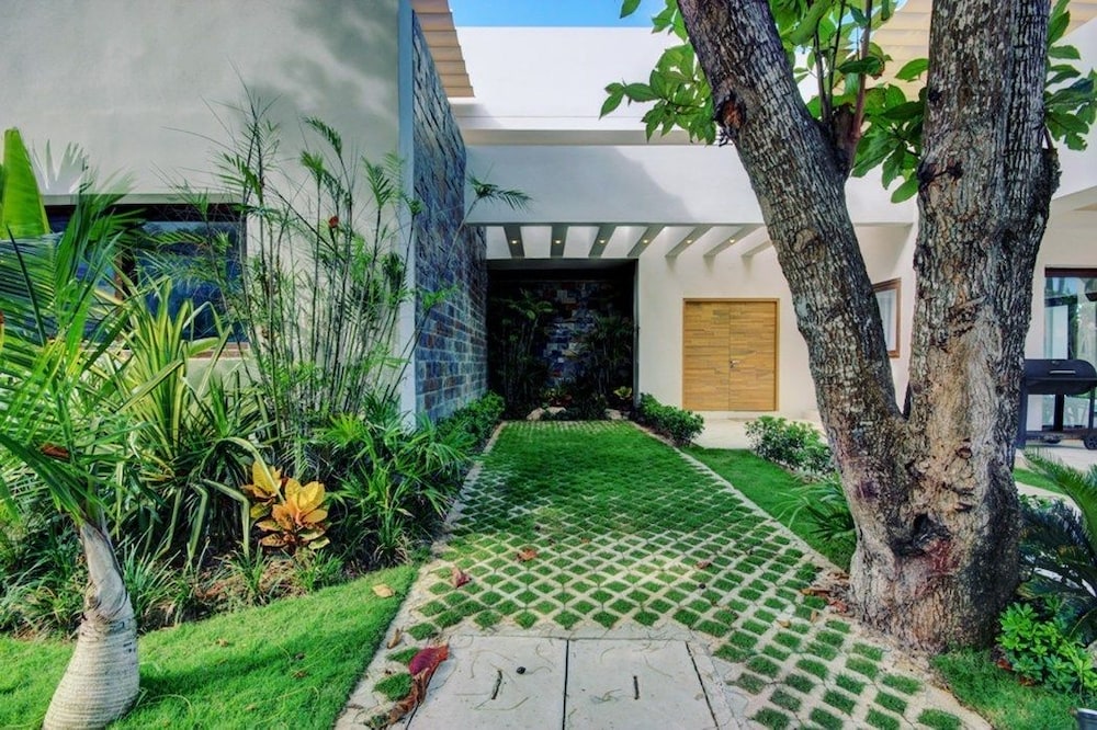 Oceanfront Exclusive Home