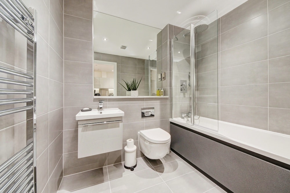 Solihull Modern Living - 1 Bed Apartment view 5