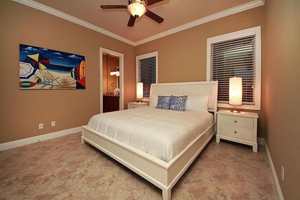 Dolce Vita 6 Bedroom Holiday Home by Five Star Properties