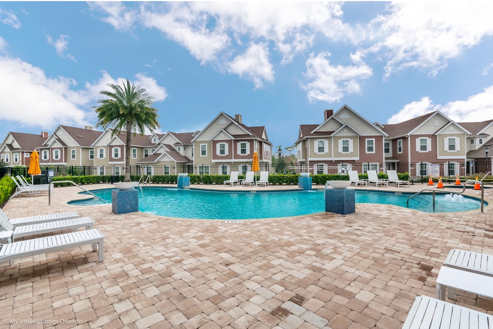 Upscale Townhome W/pool Access! 5 mi. to Disney! - Image 2