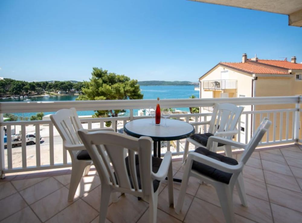 Villa Tomi