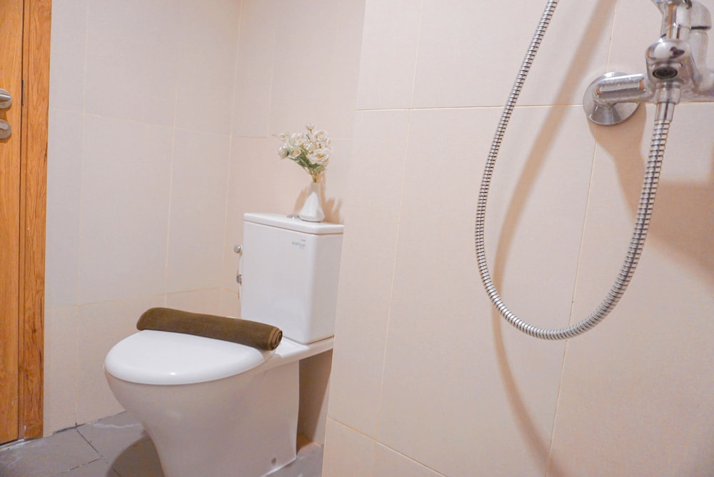 Comfortable Studio Room at LRT City Jatibening