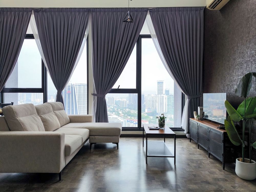 Expressionz Suites by Manhattan Group
