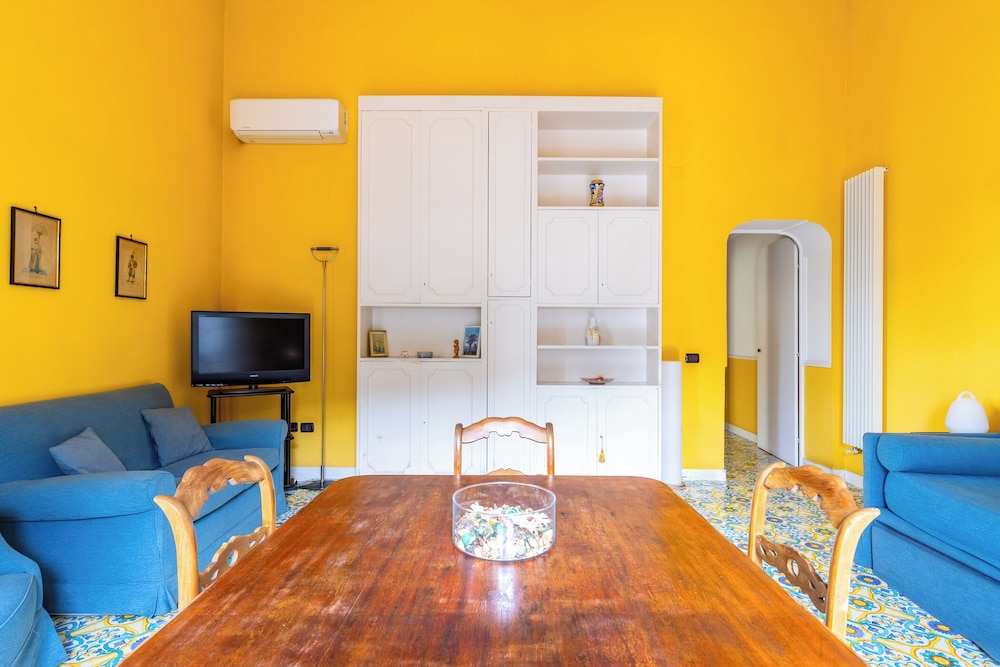 Santa Chiara Charming House With Terrace at Historical Center
