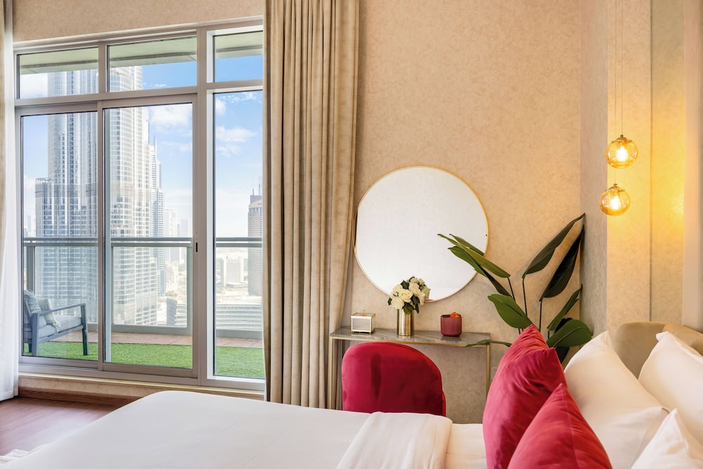 Durrani Homes - Alluring 5BR Penthouse with Burj Khalifa and Fountain View