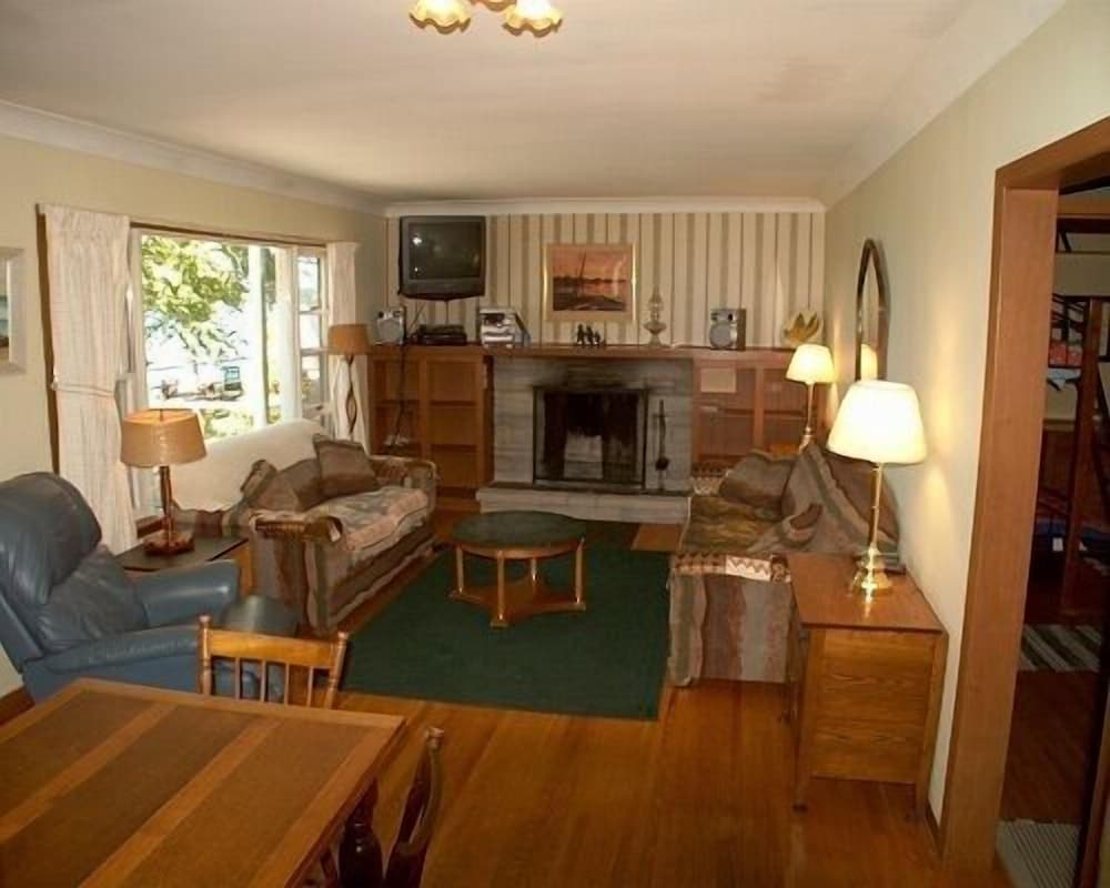 Sandbanks Beach Resort