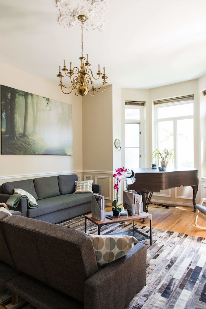 Easyhosts.Amazing Victorian House - Image 5