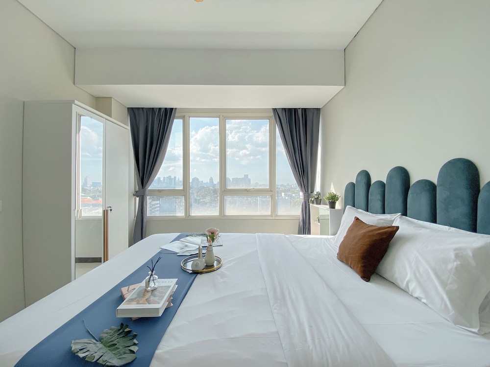 Minimalistic Designed 2Br Nifarro Park Apartment