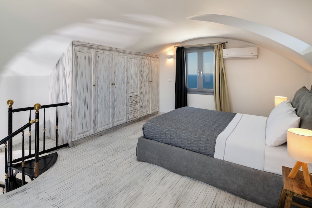 ArmonOia Suites